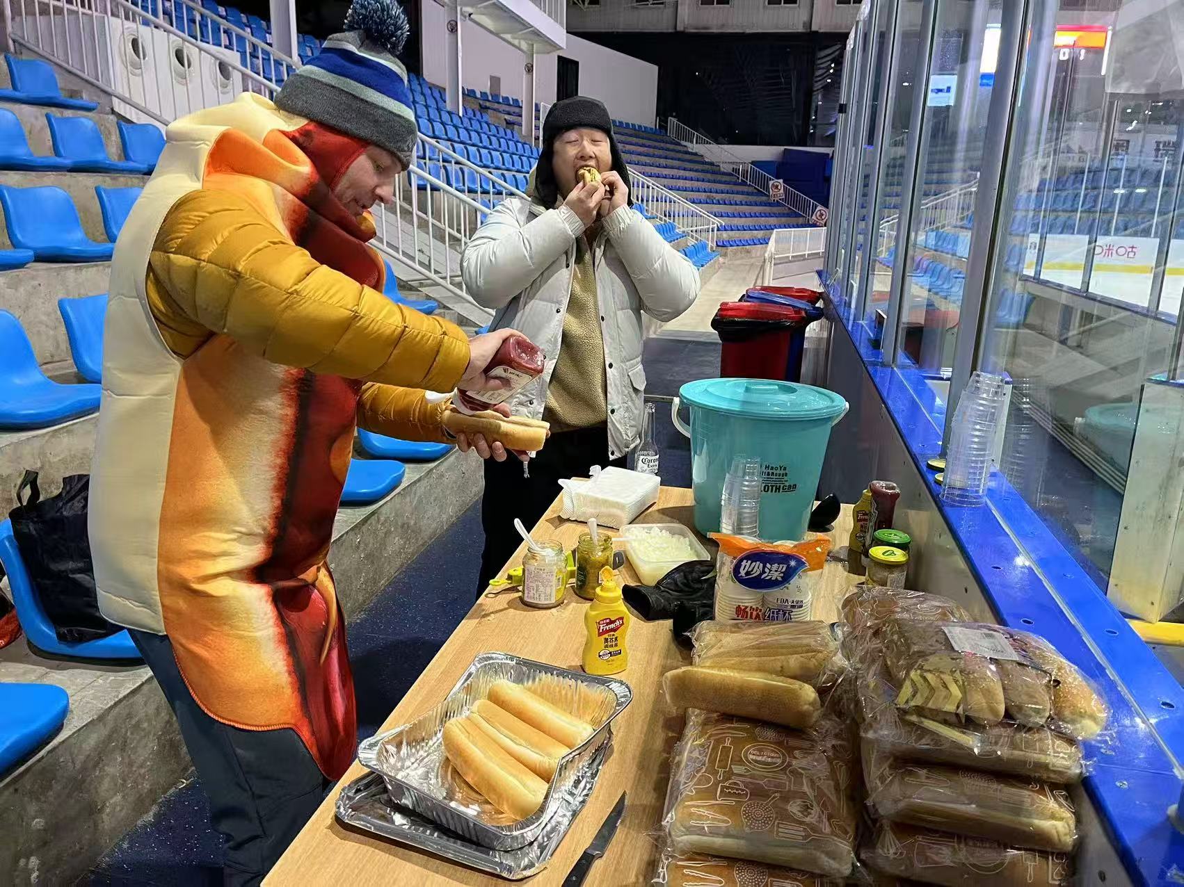 League gallery photo 11